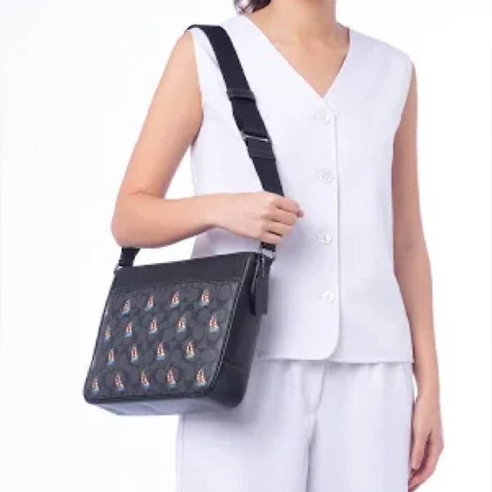 ⛵️⛵️⛵️ Coach District crossbody Bag In Signature Canvas With Sailboat Print NEW